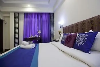 Oyo Premium Sikandarpur Metro 2 Гургаон
