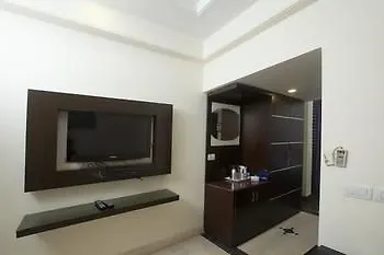 Oyo Premium Sikandarpur Metro 2 Гургаон 3*,