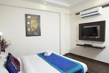 Oyo Premium Sikandarpur Metro 2 Гургаон 3*,  Индия