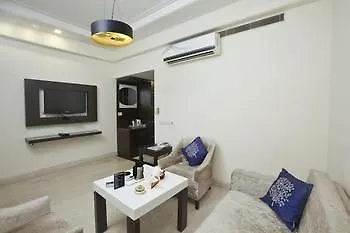 Oyo Premium Sikandarpur Metro 2 Gurgaon 3*,
