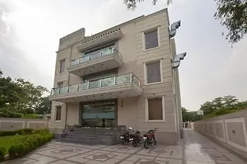 Hotel Oyo Premium Sikandarpur Metro 2 Gurgaon