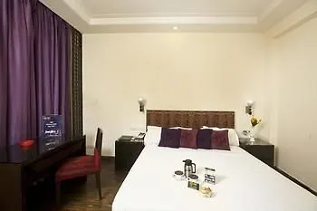 Oyo Premium Sikandarpur Metro 2 Gurgaon